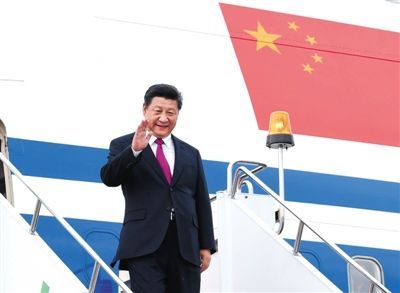 昨日，国家主席习近平乘坐专机抵达乌法，应俄罗斯联邦总统普京邀请，出席金砖国家领导人第七次会晤和上海合作组织成员国元首理事会第十五次会议。新华社记者 谢环驰 摄